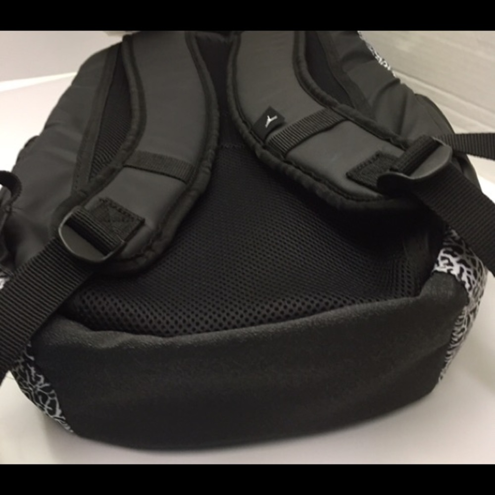 NIKE JORDAN JUMPMAN BLK & GRY ONYX BACKPACK NWT - Picture 7 of 8
